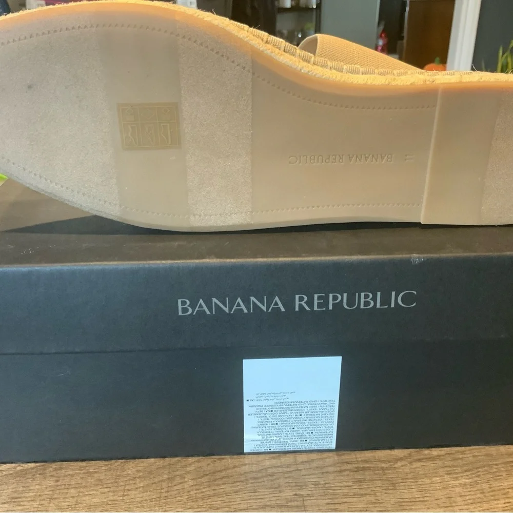 Banana Republic Cream Espadrille Shoes